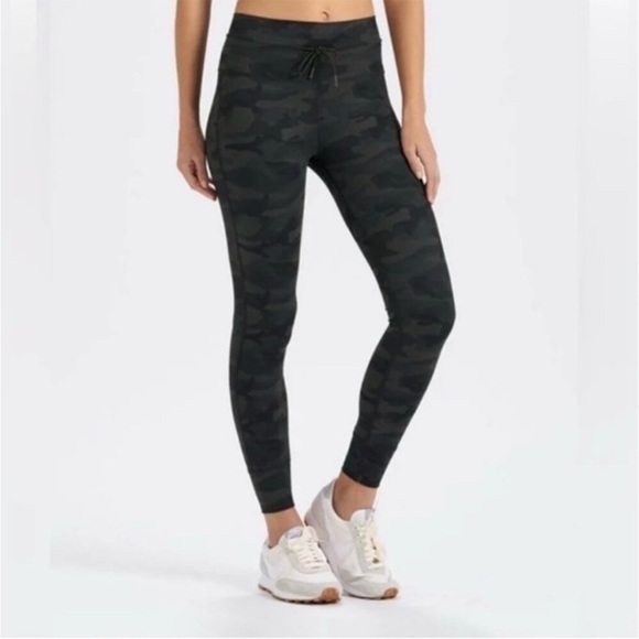 Vuori Daily Legging Camo High Rise - Picture 3 of 12